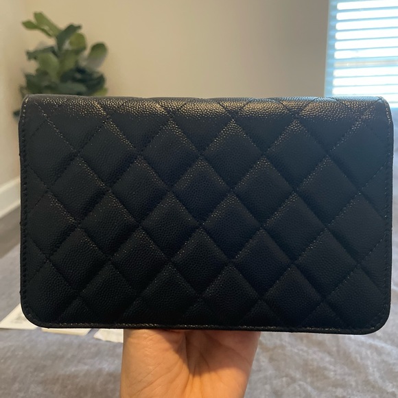 CHANEL
Caviar Quilted Golden Class Wallet On Chain WOC Black - Picture 5 of 16